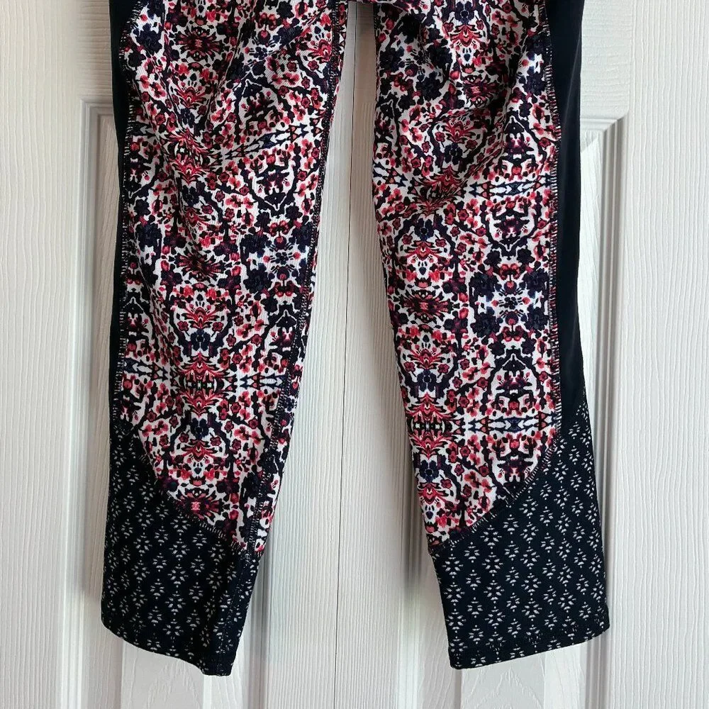 Athleta Leggings Women's XS Navy & Coral Floral Athletic Capris Activewear